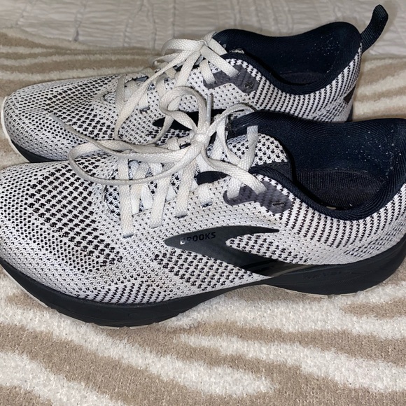 Brooks Revel 5 - Picture 1 of 11